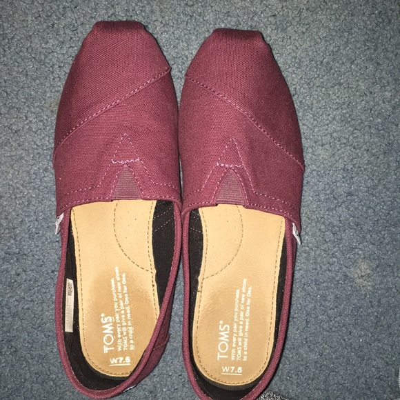 Toms - Picture 1 of 3